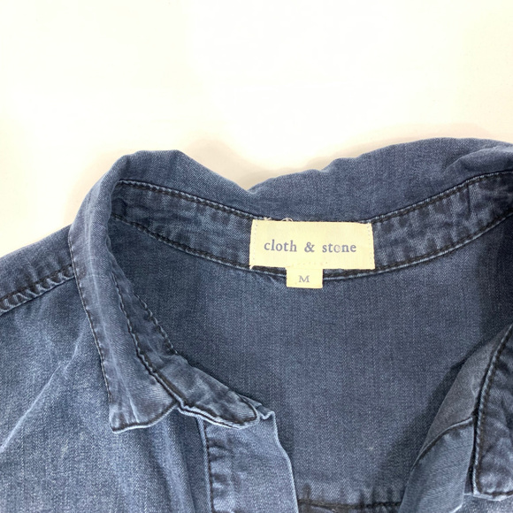 Cloth & Stone L/S V-Neck Button-Down Denim Shirt - Picture 5 of 7